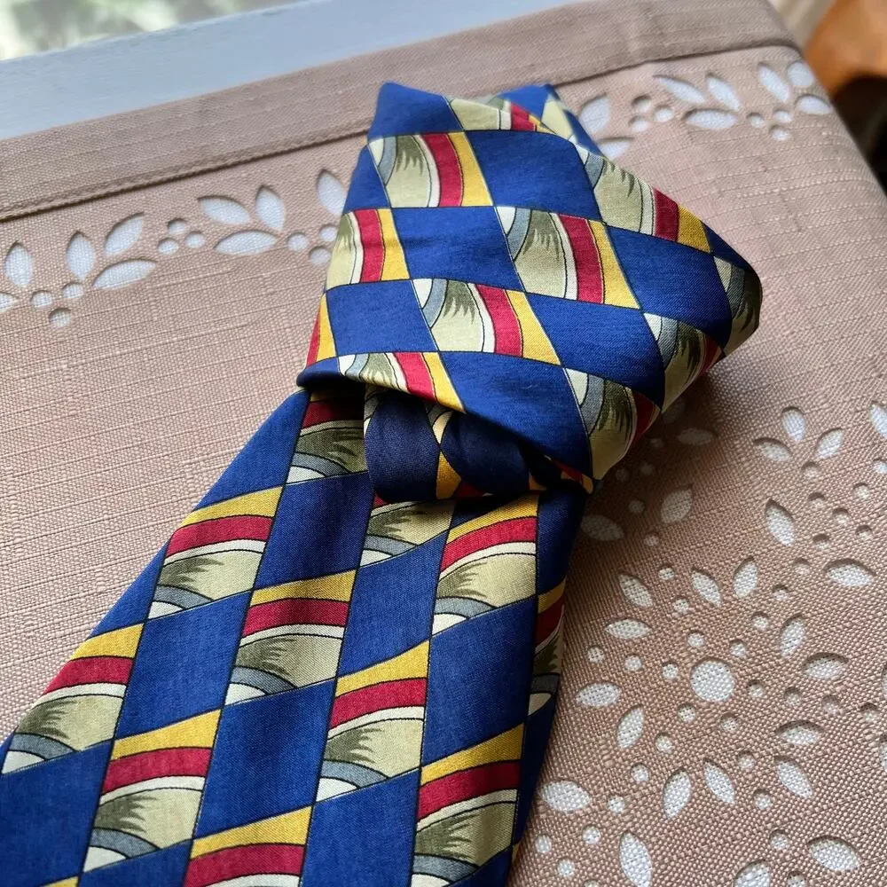 Crossbow Men's 100% Silk Geometric Diamond Shaped Print Formal Neck Tie